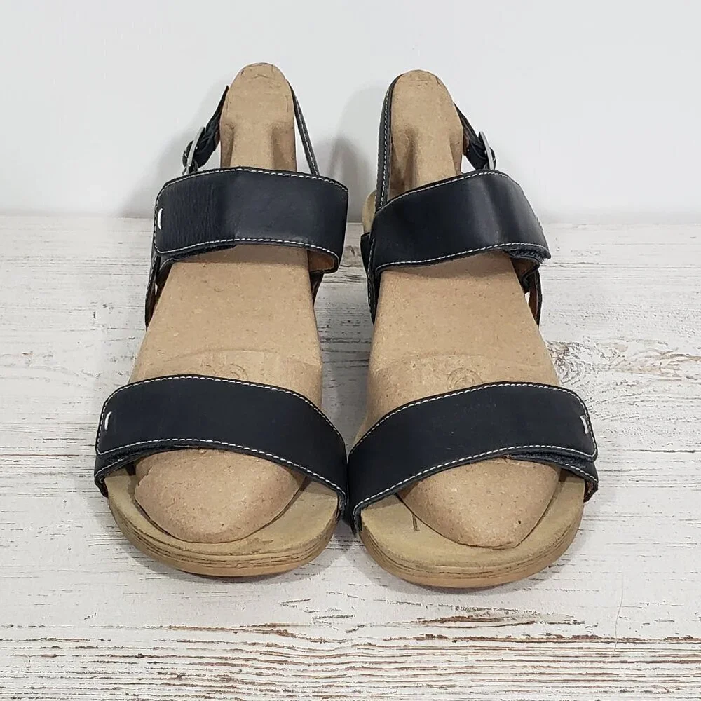 Clarks Bendables  Blue Leather Slingback Sandals  Women's Size 9.5 Buckle